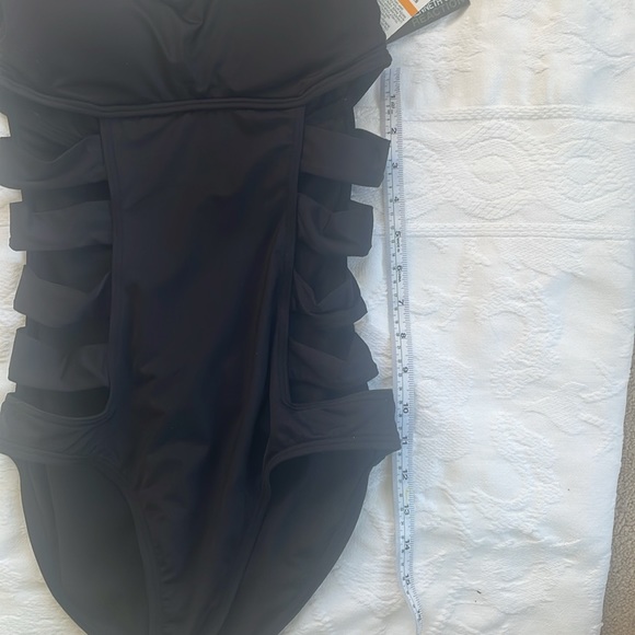 Kenneth Cole Reaction Black 1 pc. Bathing suit. Adjustable and extra strap Small - Picture 8 of 12